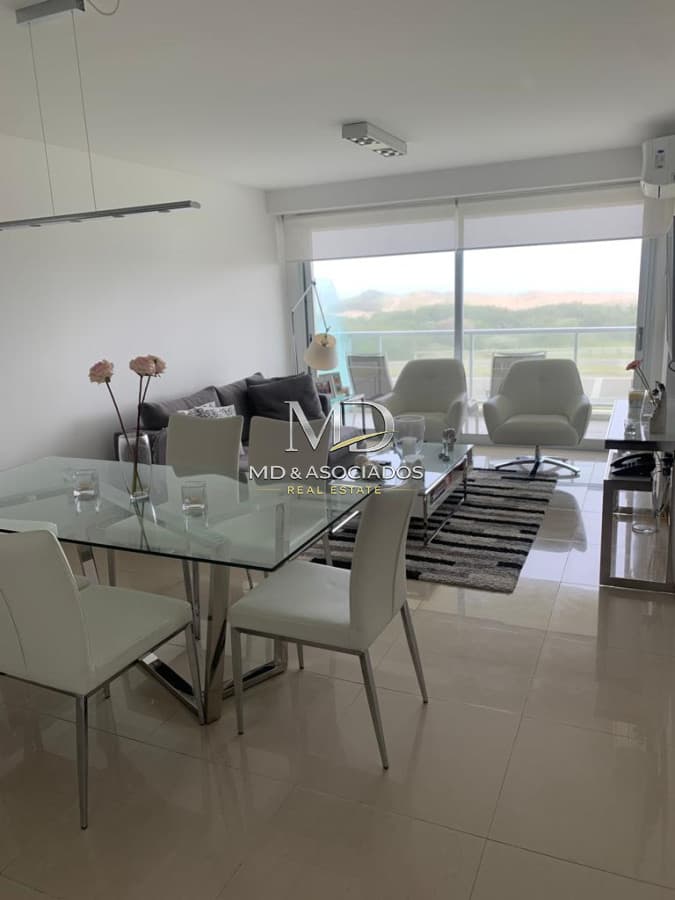 HERMOSO APTO CON VISTA AL MAR. REF 8049