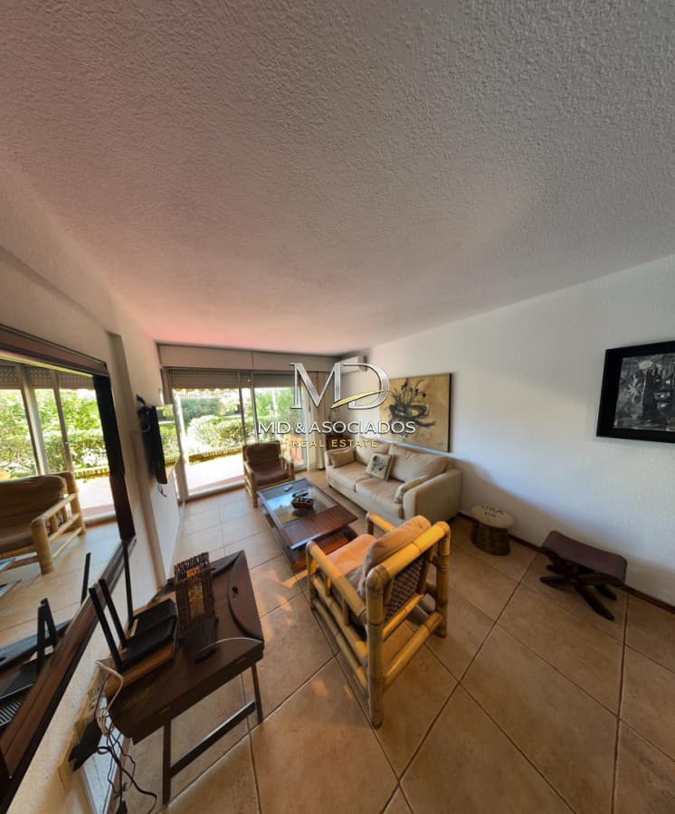 Hermoso apartamento de dos plantas en excelente ubicación. REF:5952