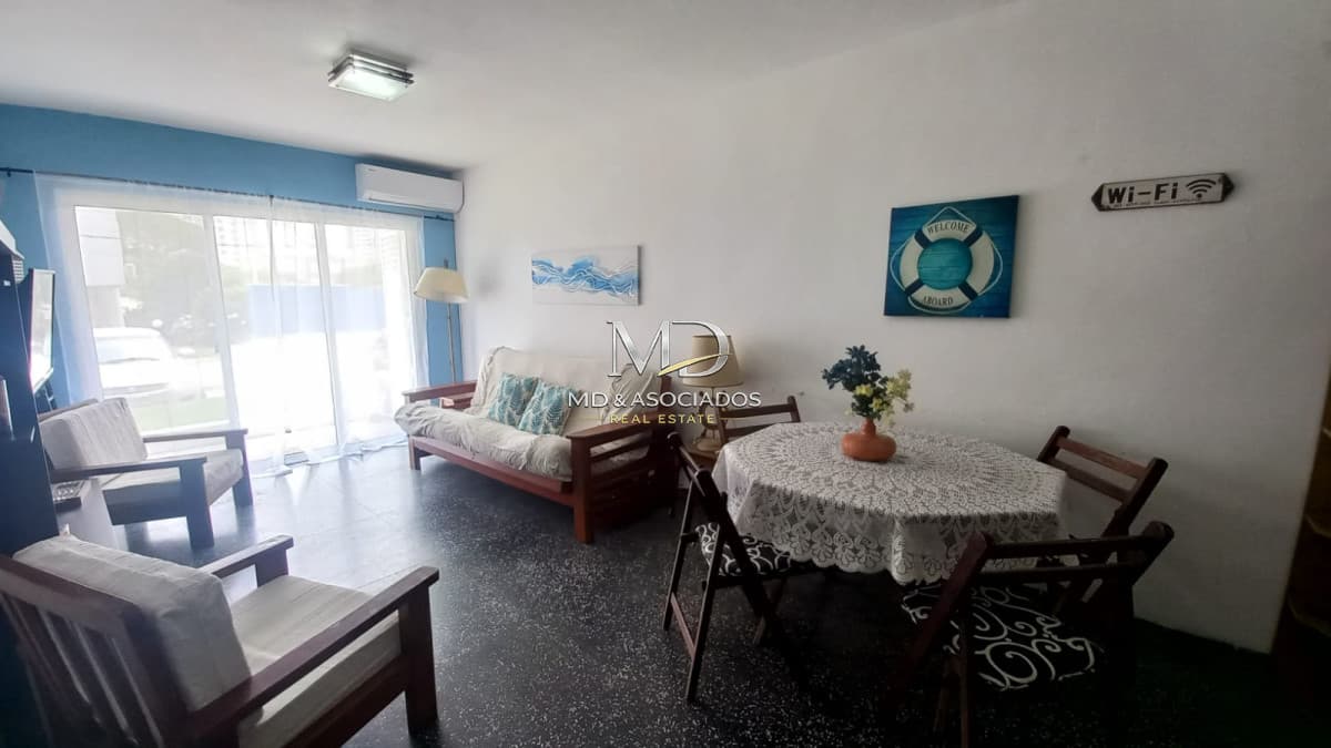 HERMOSO DEPTO FRENTE AL MAR. REF:6063