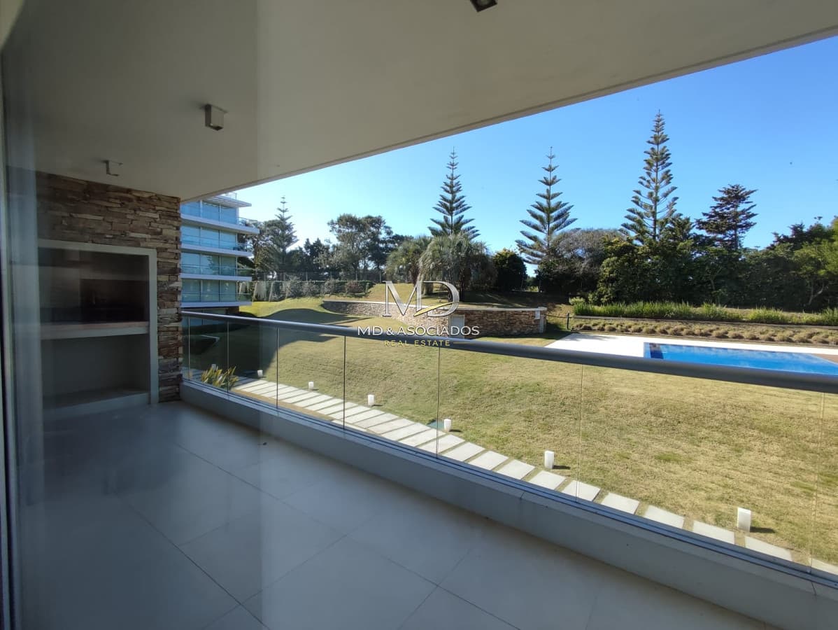 MUY LINDO APTO TERRAZA CON PARRILLERO. REF: 6171