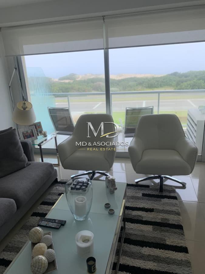 HERMOSO APTO CON VISTA AL MAR. REF 8049