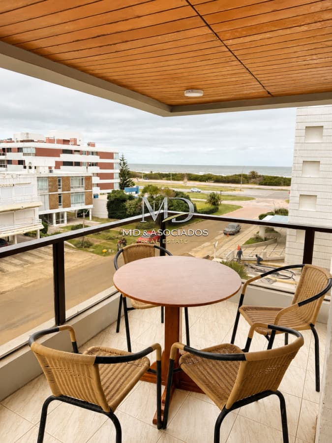 Hermoso apartamento terraza con vista al mar. REF:8315