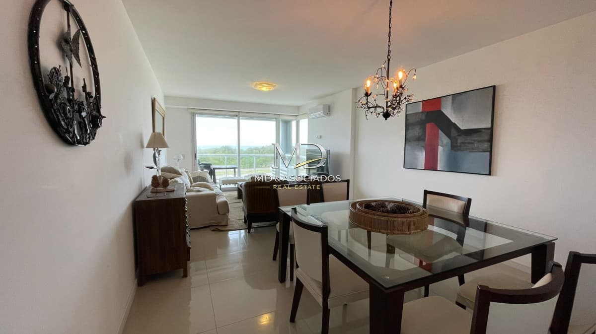 HERMOSO APTO FRENTE AL MAR. REF: 7110