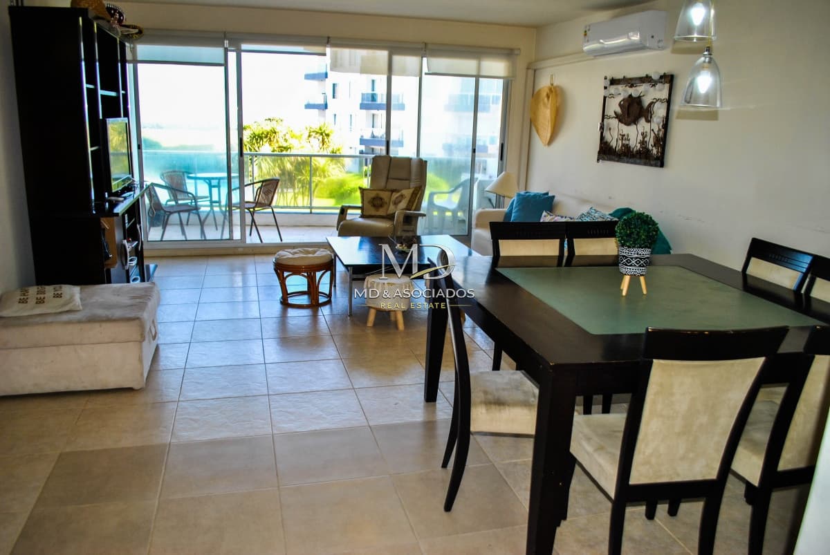 Hermoso apartamento frente al mar