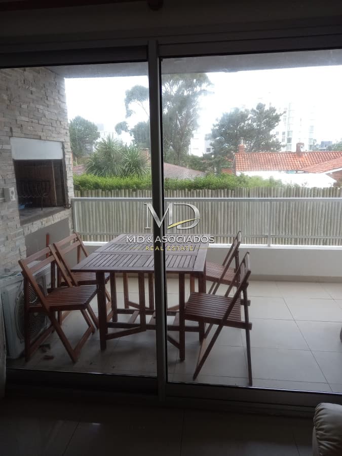 Hermoso apartamento en excelente ubicación con parrillero