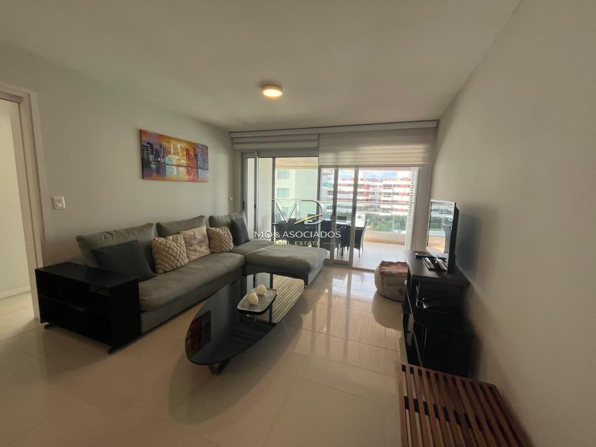Muy lindo apartamento a pocas cuadras del mar con todos los servicios. REF: 8279