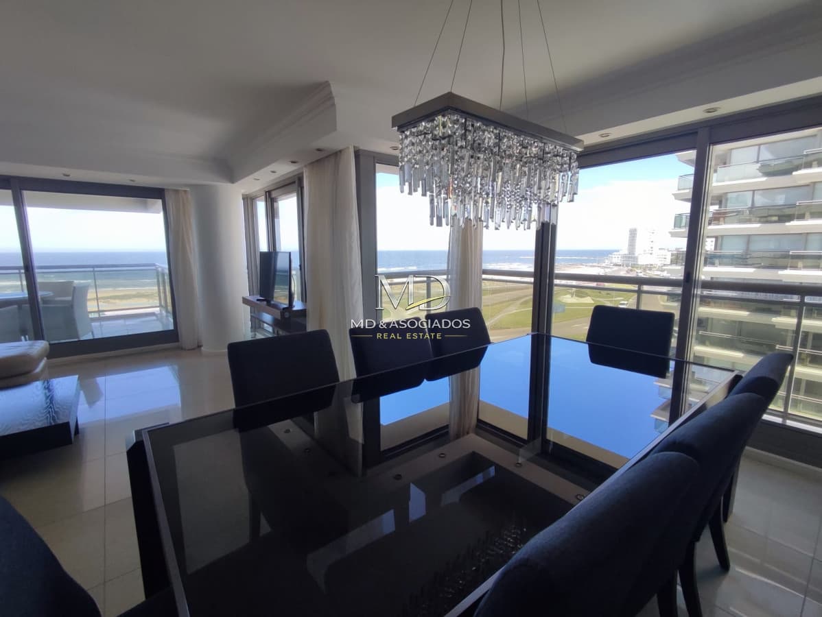 Expectacular departamento en Playa Brava