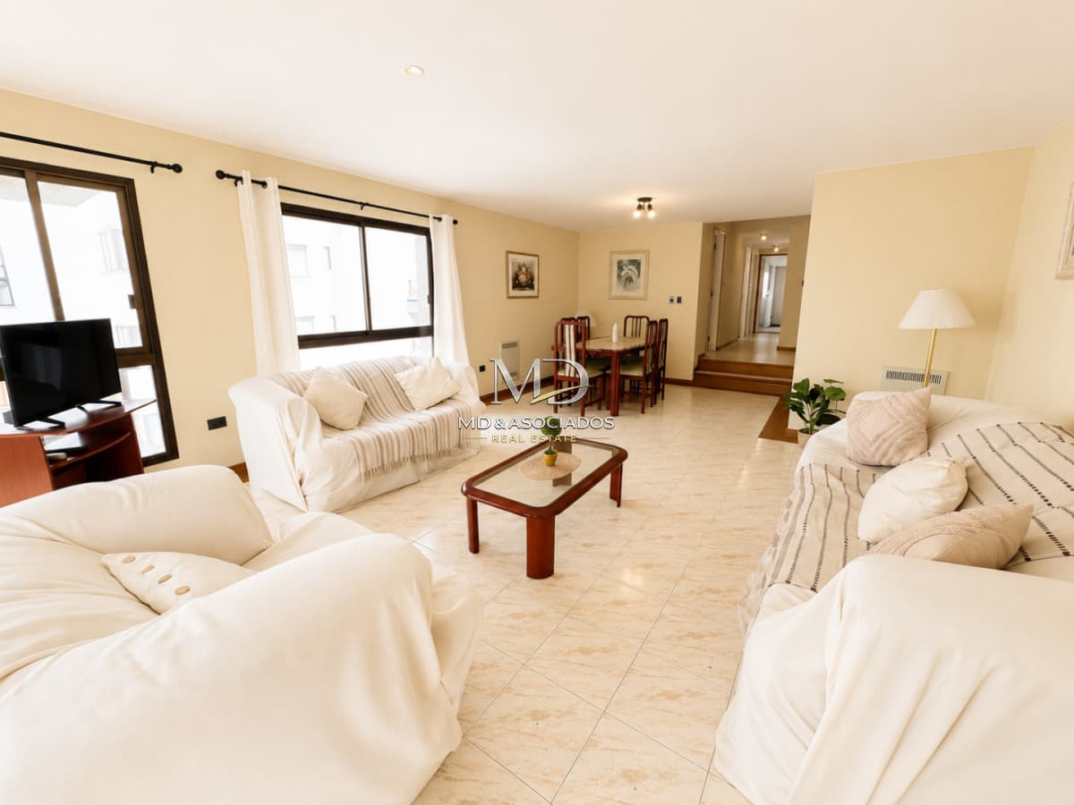 Muy lindo apartamento a pocos pasos del mar. Ref:9250