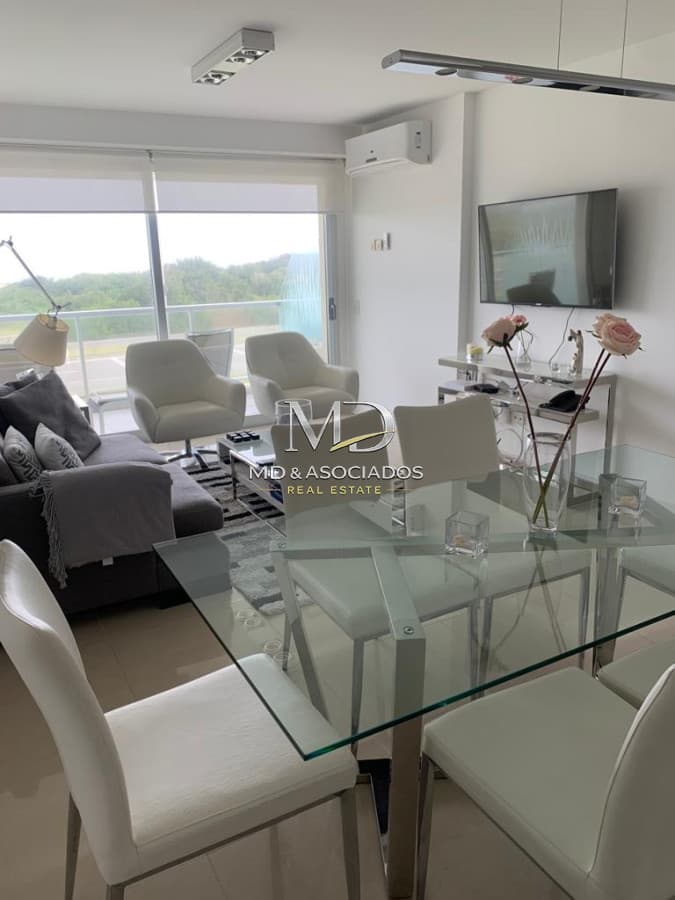 HERMOSO APTO CON VISTA AL MAR. REF 8049