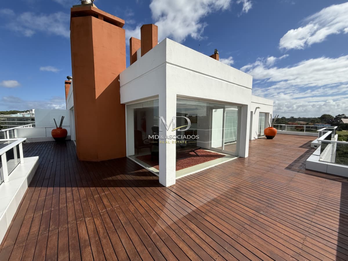 Hermoso Apto Frente Al Mar REF:9025