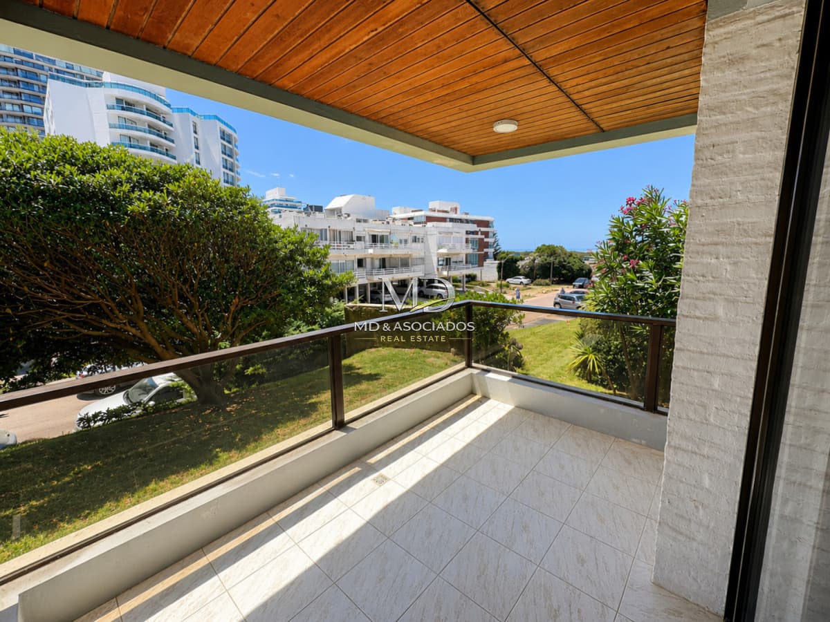 Departamento Carmar a 70 metros del mar - 2 dormitorios, 3 baños - Ideal alquiler anual o temporal. REF (8910)