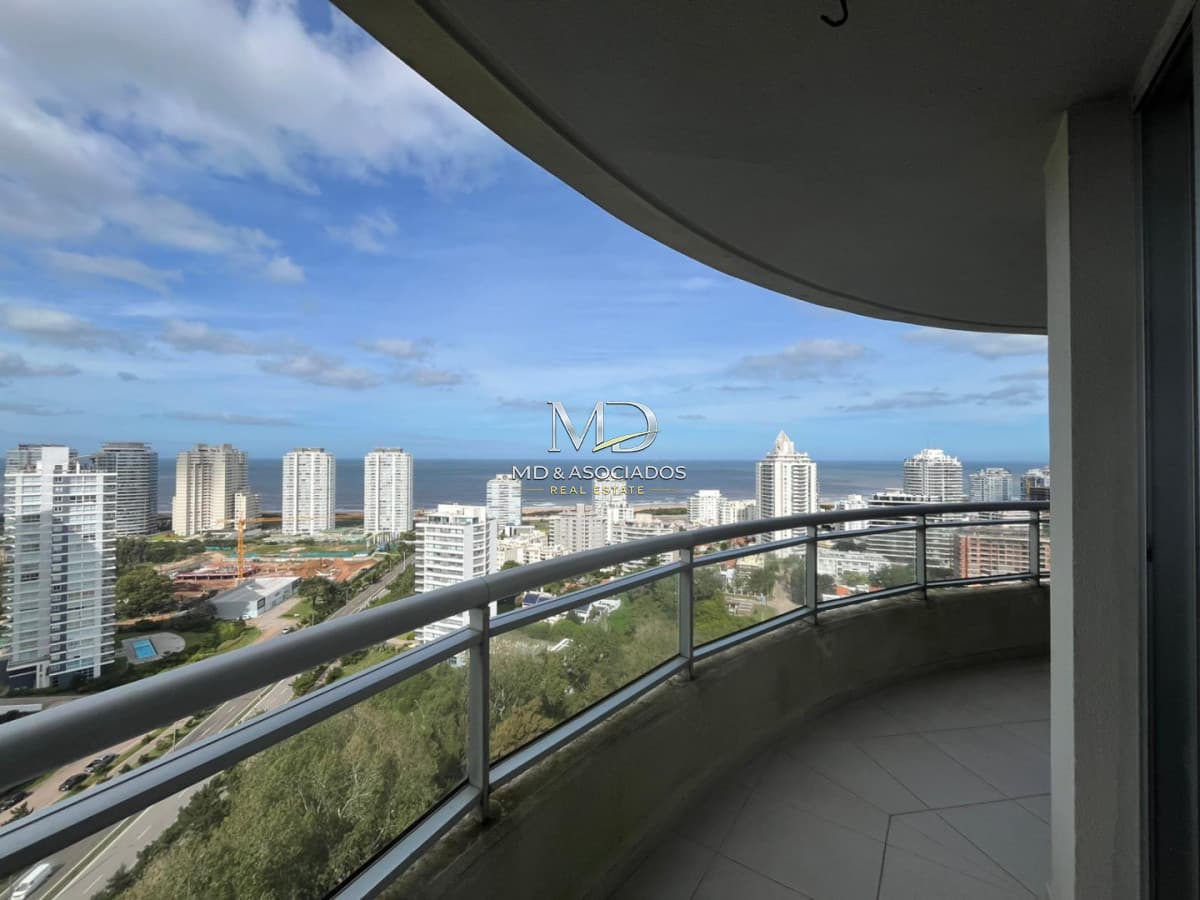 Penthouse Ocean Drive II, frente al mar con terraza exclusiva.REF:9163