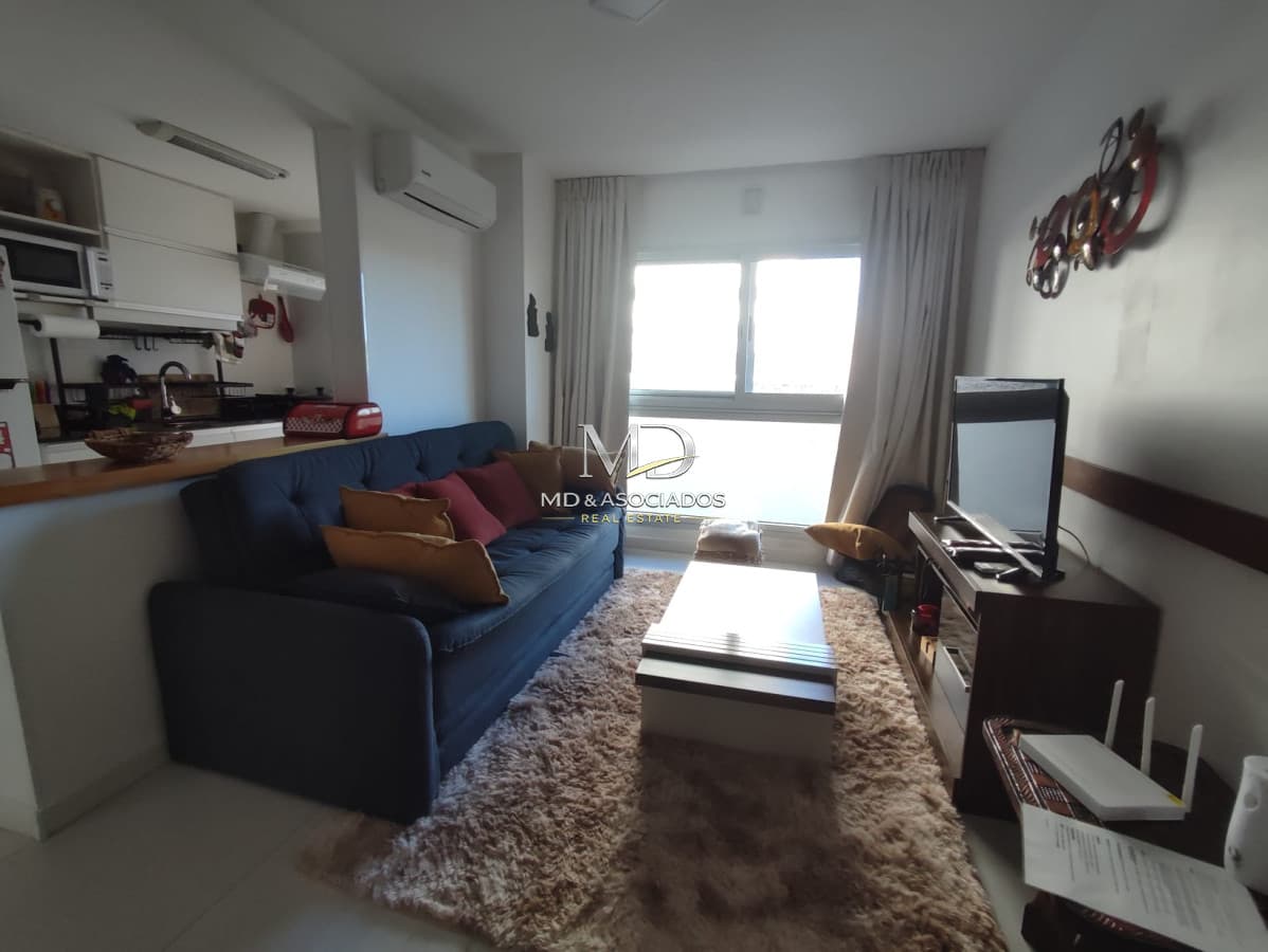Muy lindo apartamento por Roosevelt con todas las comodidades. Ref.(6239)