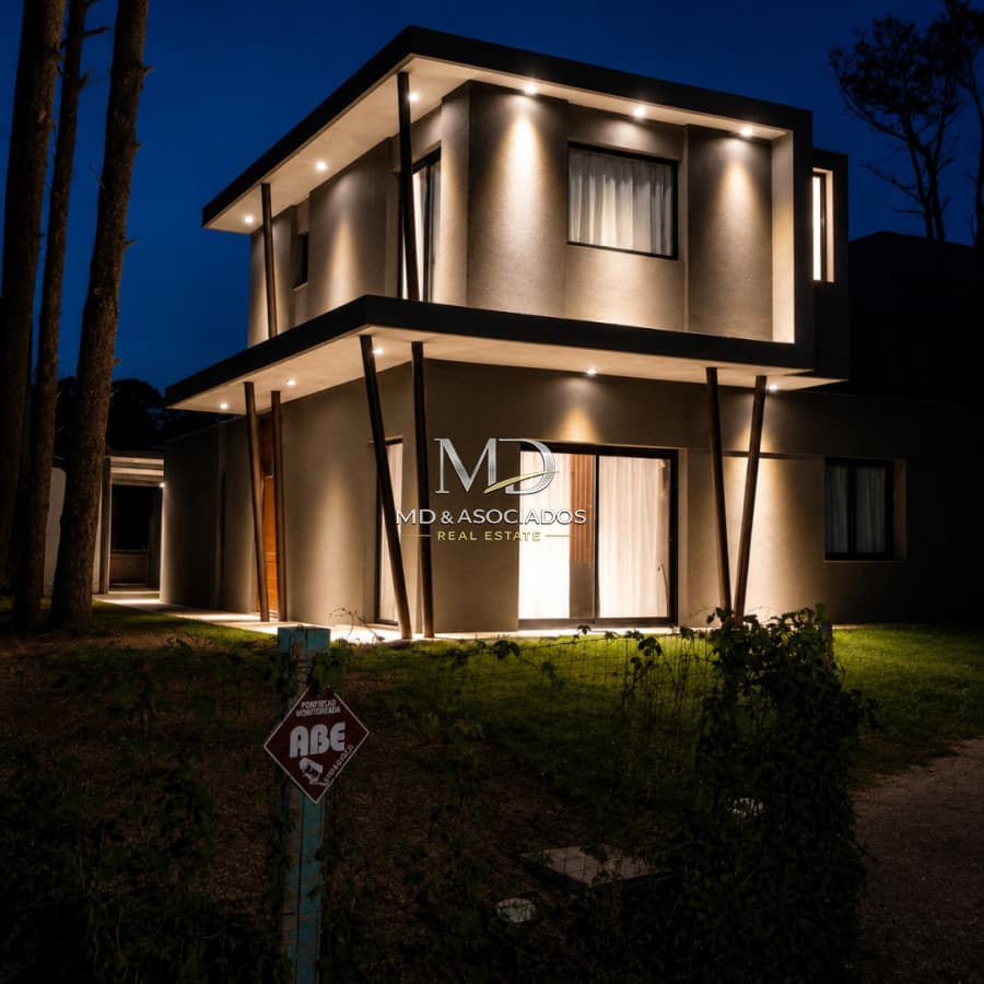 Hermosa casa en Montoya. Ref: 7445