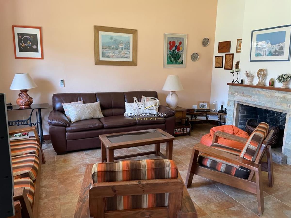 Hermosa casa en parada 4 de la mansa con piscina climatizada. REF:5876