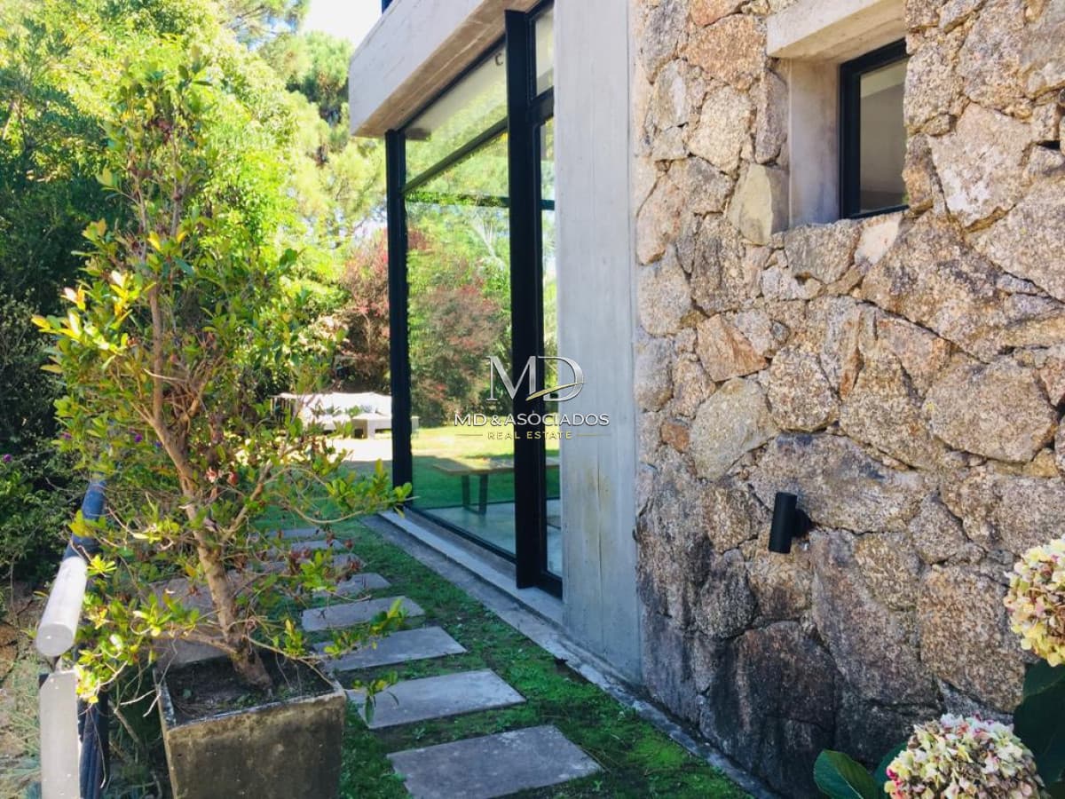 Magnifica casa en barrio privado REF:(6391)