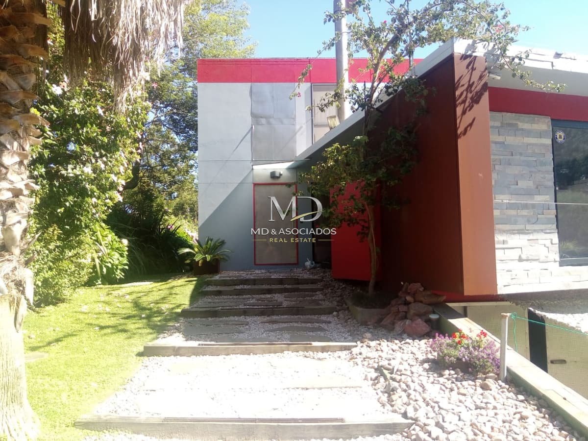 Espectacular casa en Playa Brava.Ref : 6198