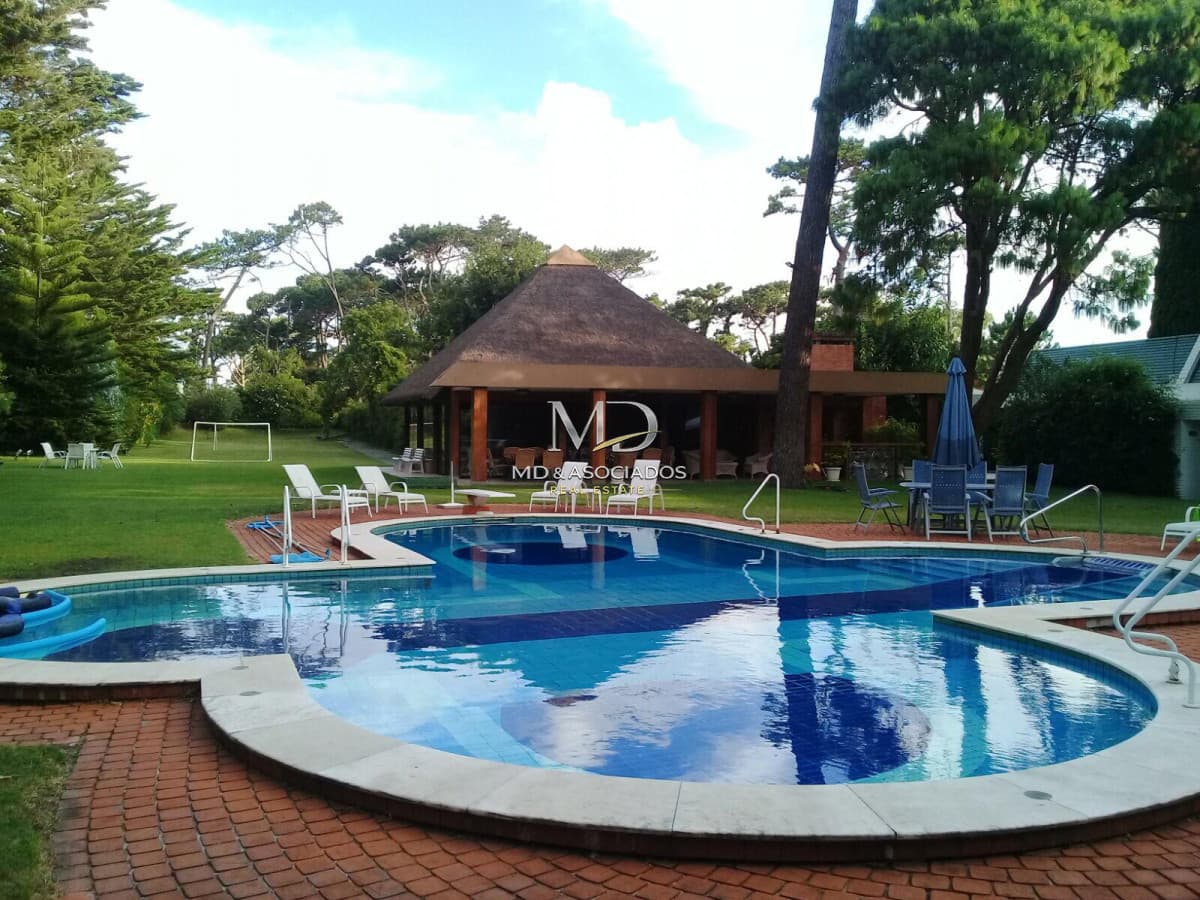 Espectacular casa con todas las comodidades en excelente ubicación