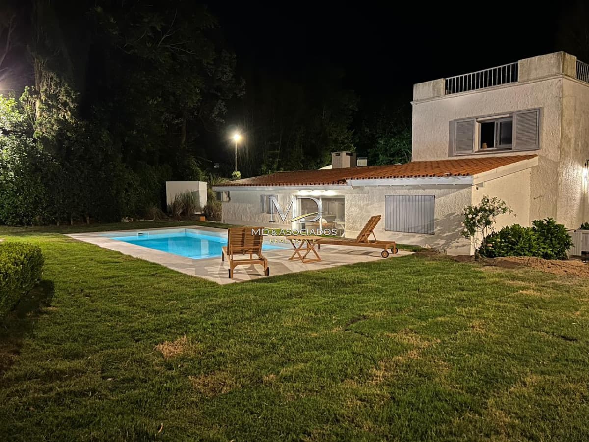 Hermosa Casa en Barrio Golf Ref:8421