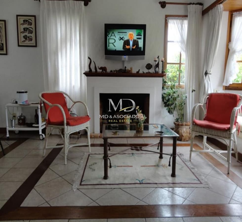 Hermosa casa a media cuadra de la playa.Ref : 6226