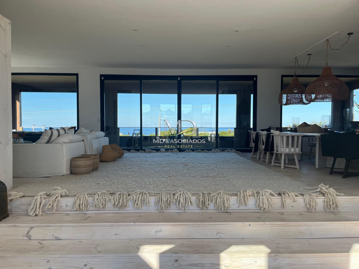 Perfecta casa frente al mar. Ref (8289)