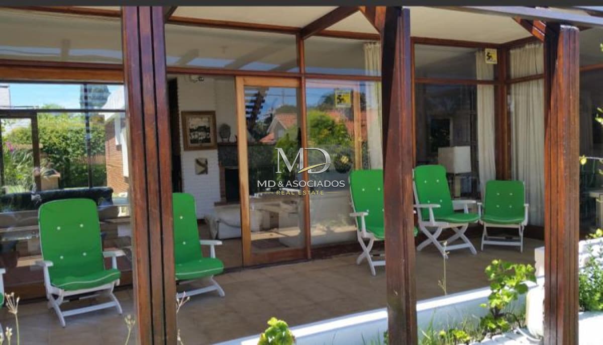 Hermoso chalet a tan solo 1 cuadra y media del mar. REF:5857