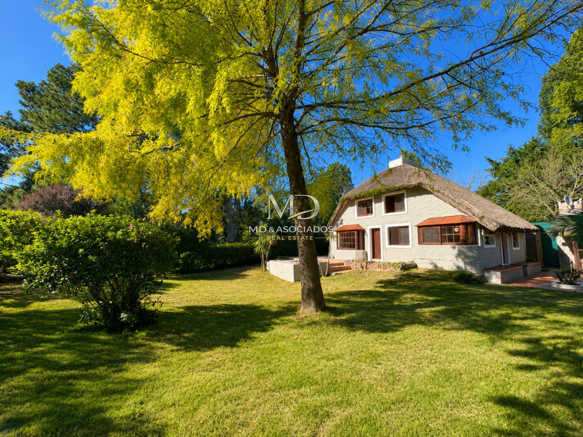 Muy comoda casa en venta. REF(9308)