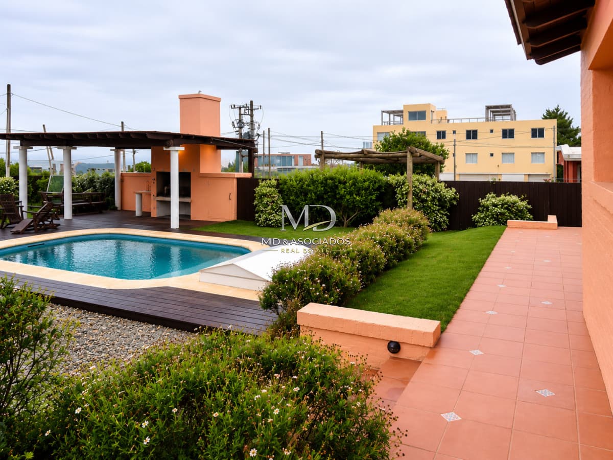 Espectacular casa en Manantiales a 400mts del mar. Ref: 5414