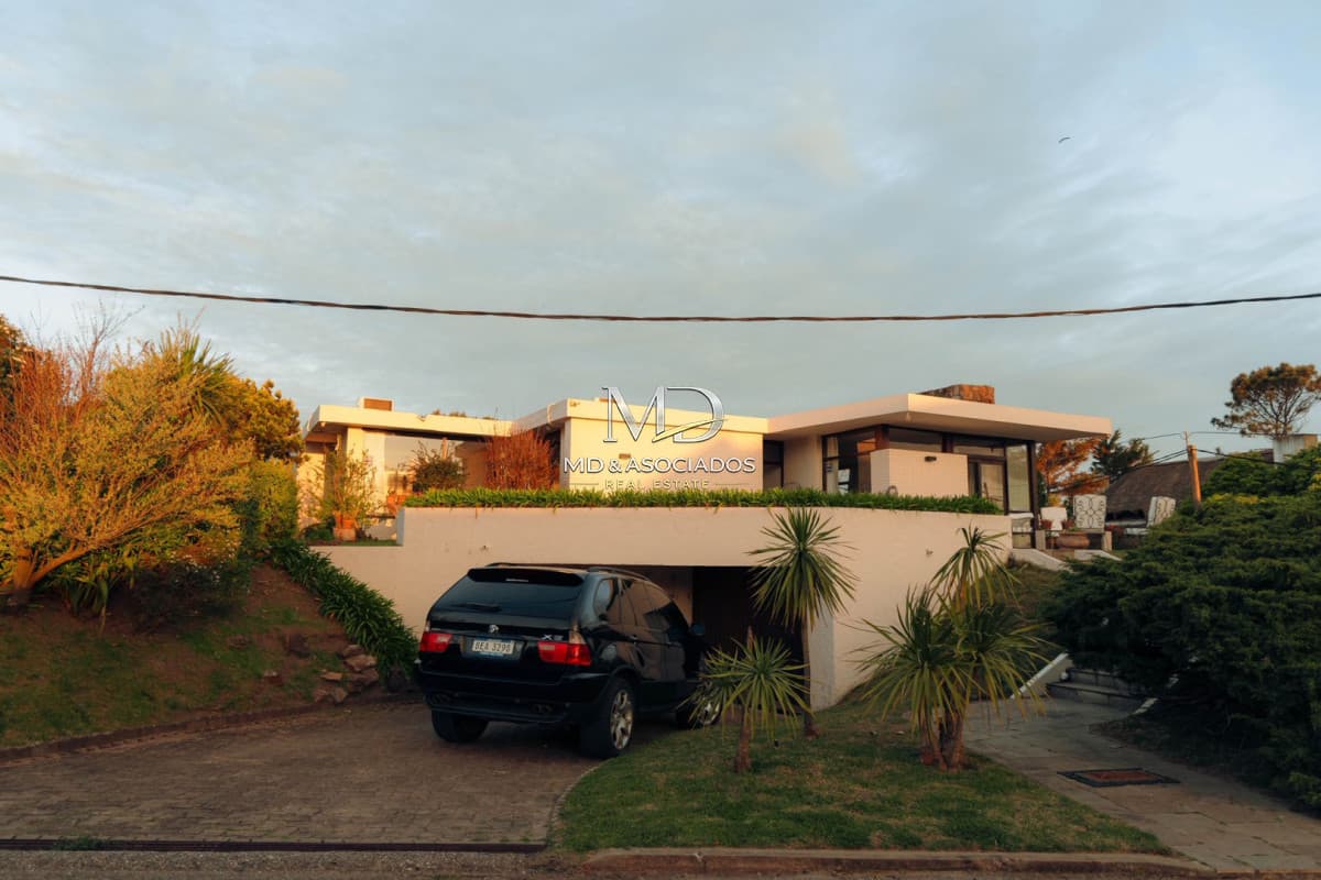 🌊 Casa con piscina a pasos del mar