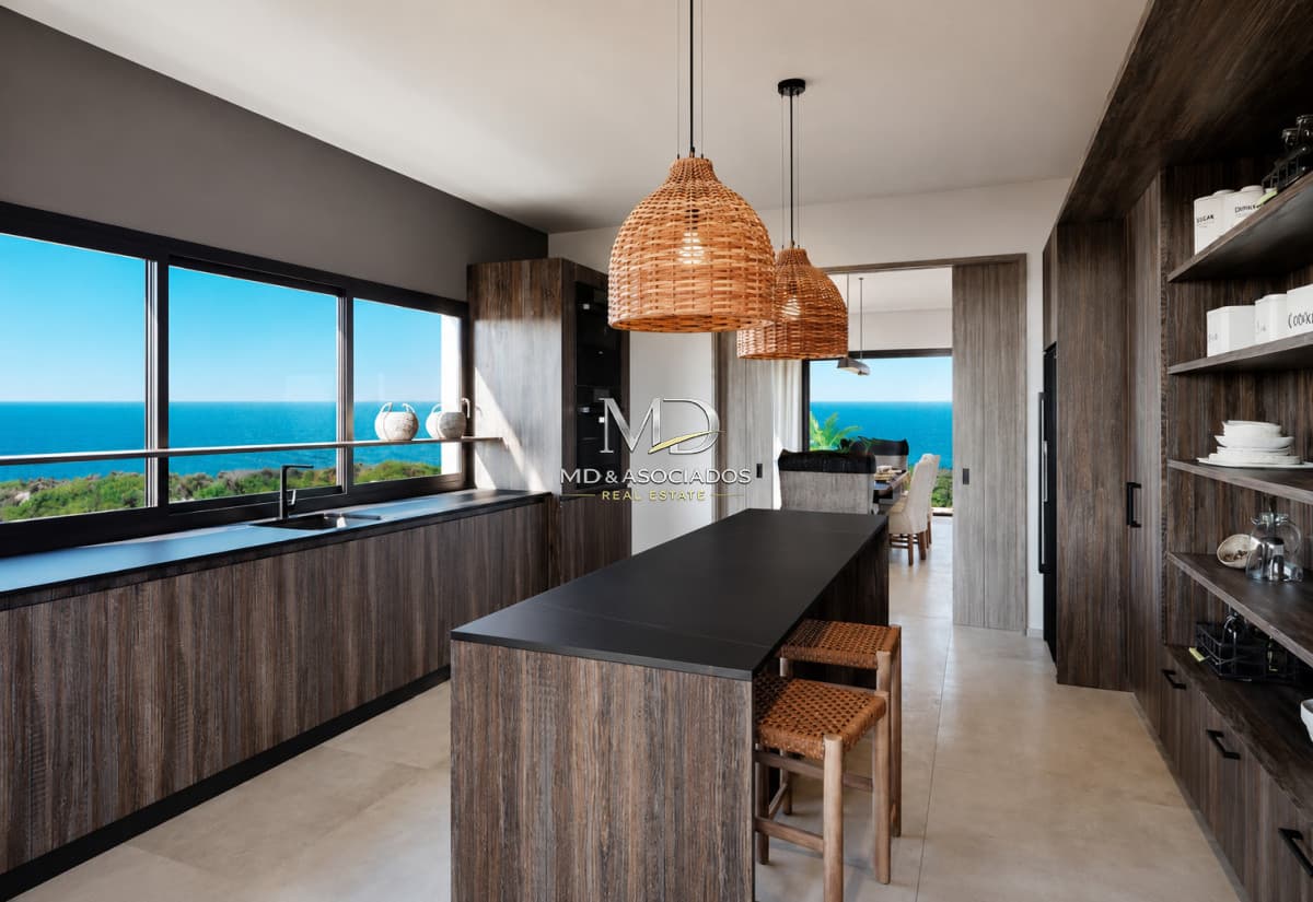 Espectacular casa de dos plantas con vista al mar. REF(9420)