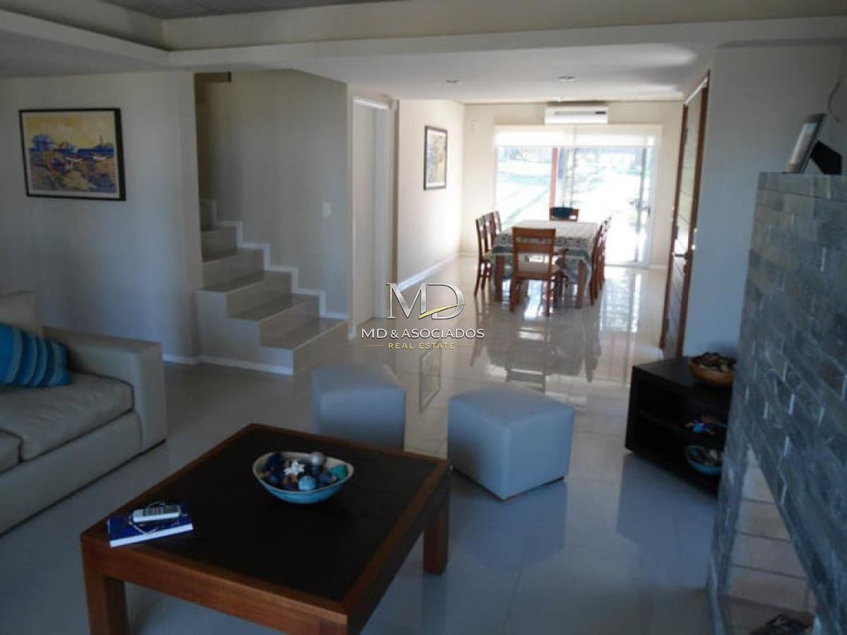 casa muy linda en montoya