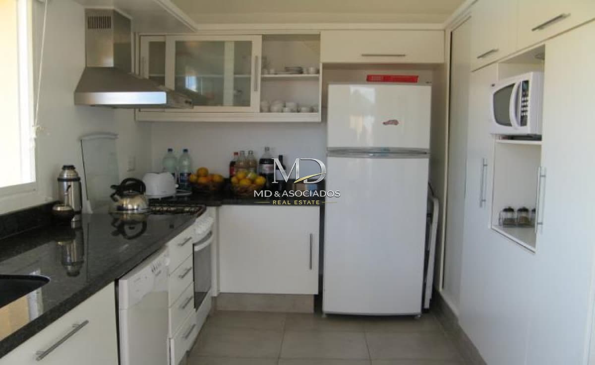 Excelente casa,muy comoda con piscina a metros de la playa.Ref: 5266