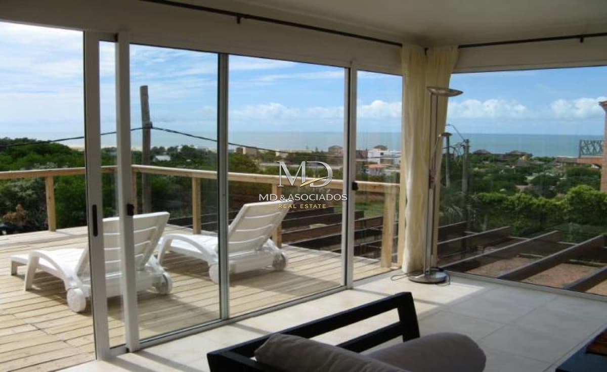 Excelente casa,muy comoda con piscina a metros de la playa.Ref: 5266