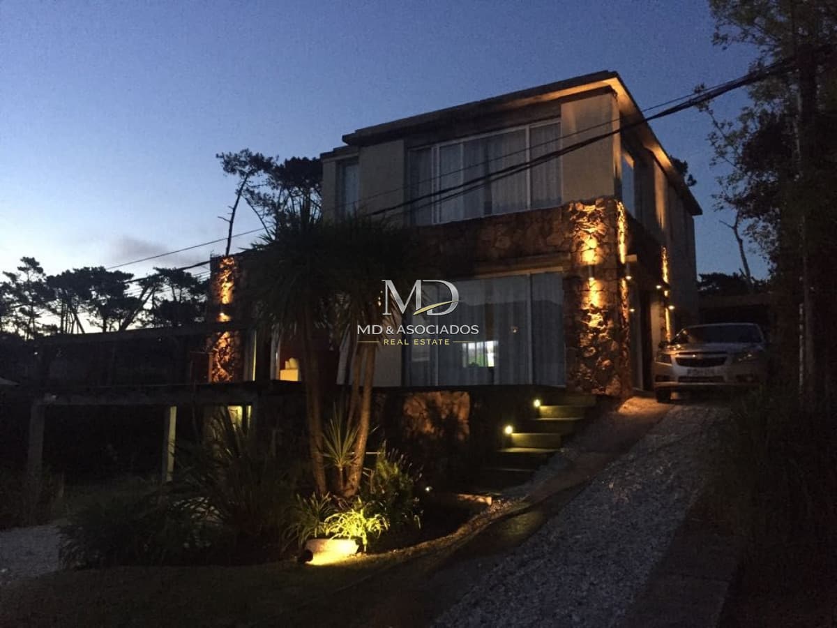 Hermosa casa en Montoya.Ref : 5580