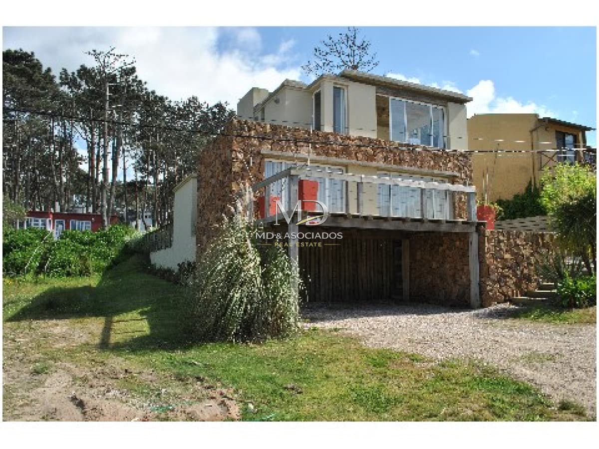 Hermosa casa en Montoya.Ref : 5580