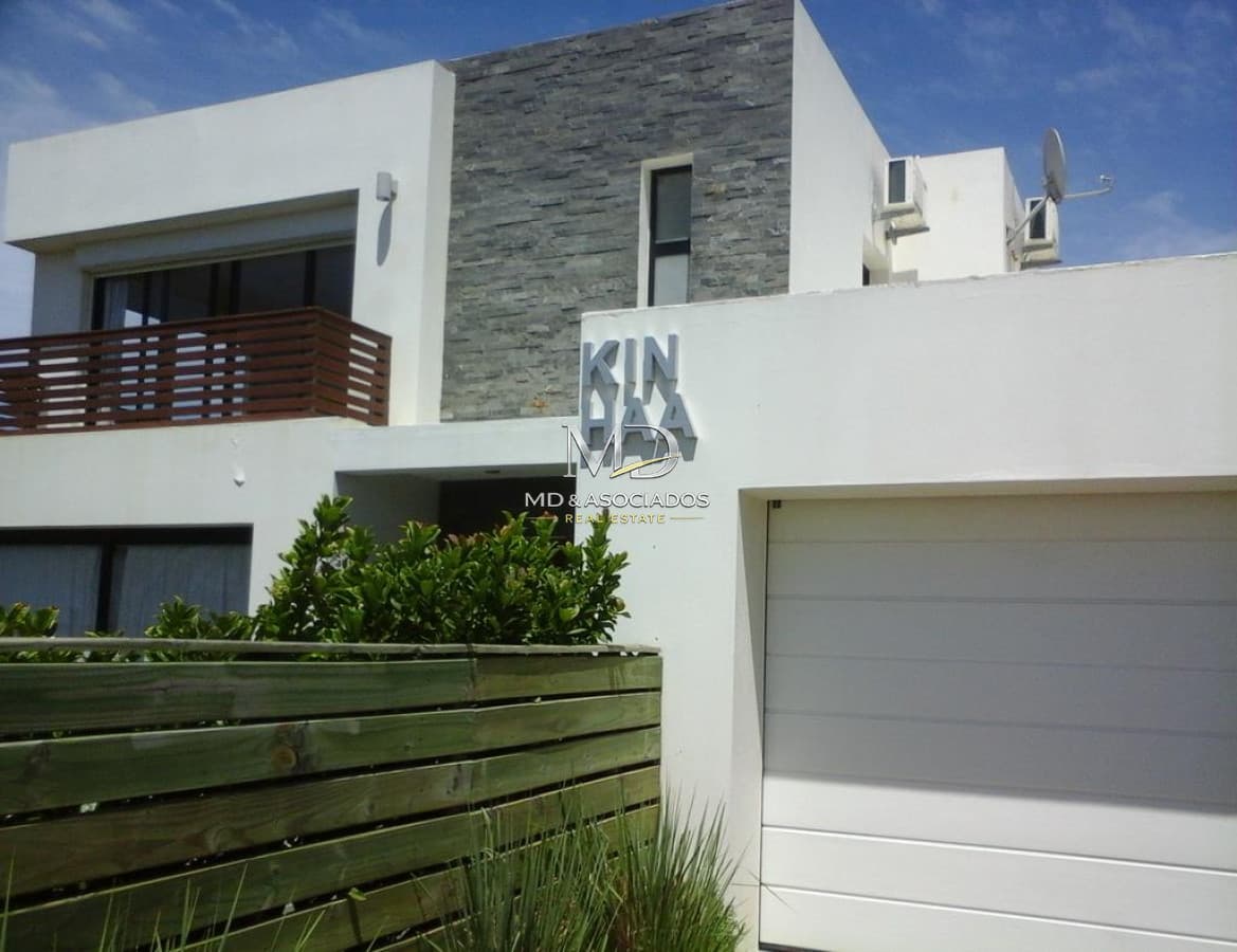 Espectacular casa a pocas cuadras de la costa.Ref:5312