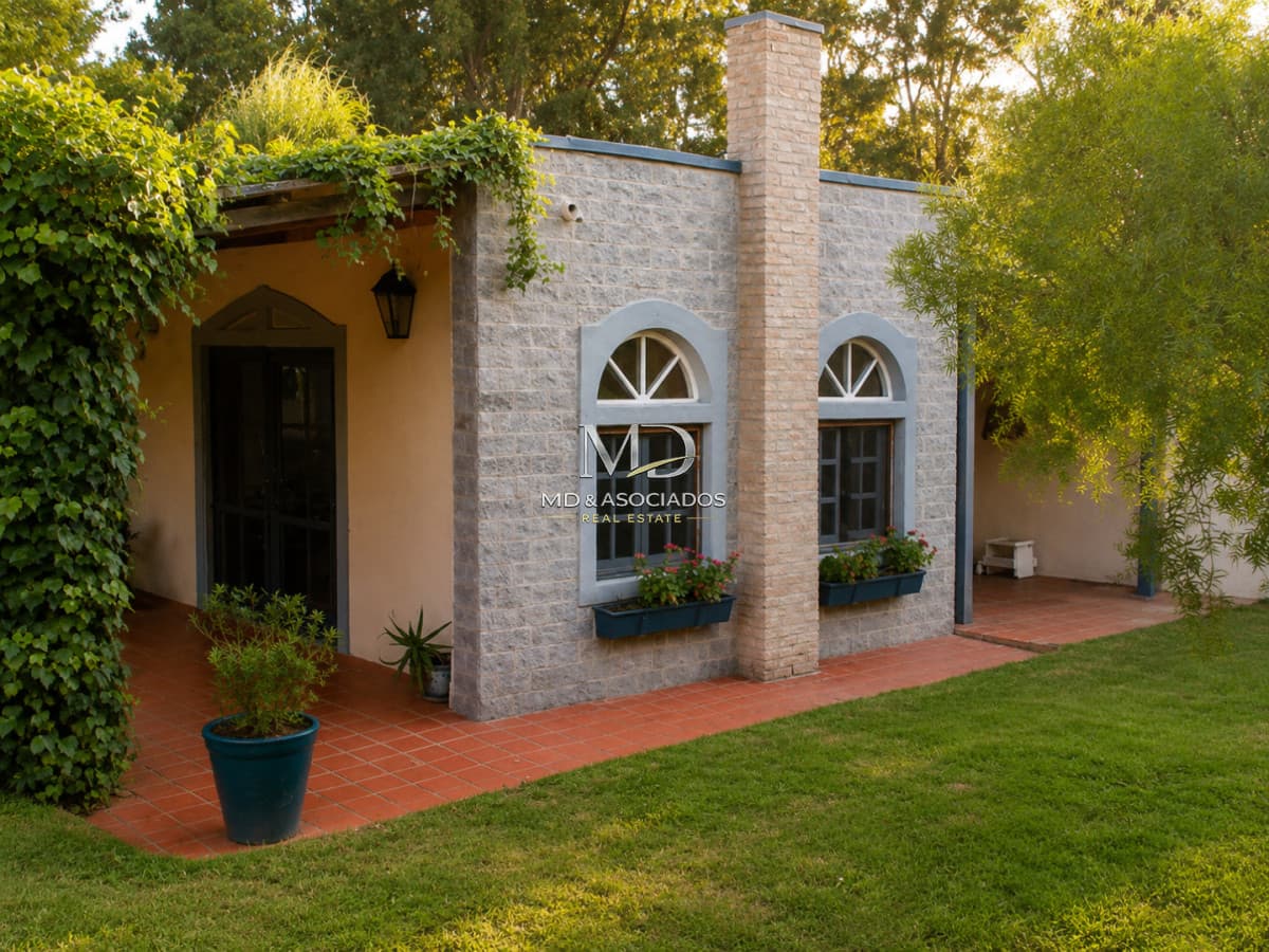 Hermosa casa a la venta en la Barra, excelente punto.Ref: 5439