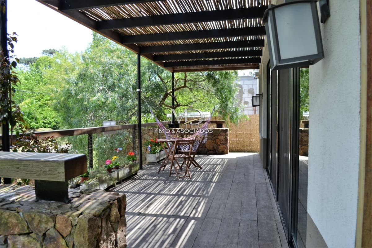 Hermosa casa en San Rafael, entorno tranquilo y agradable.Ref :6220