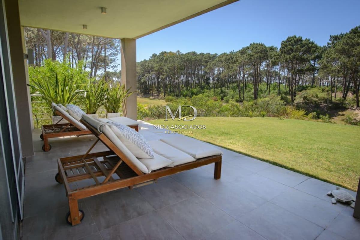 Espectacular casa en barrio privado con todas las comodidades. REF:6191