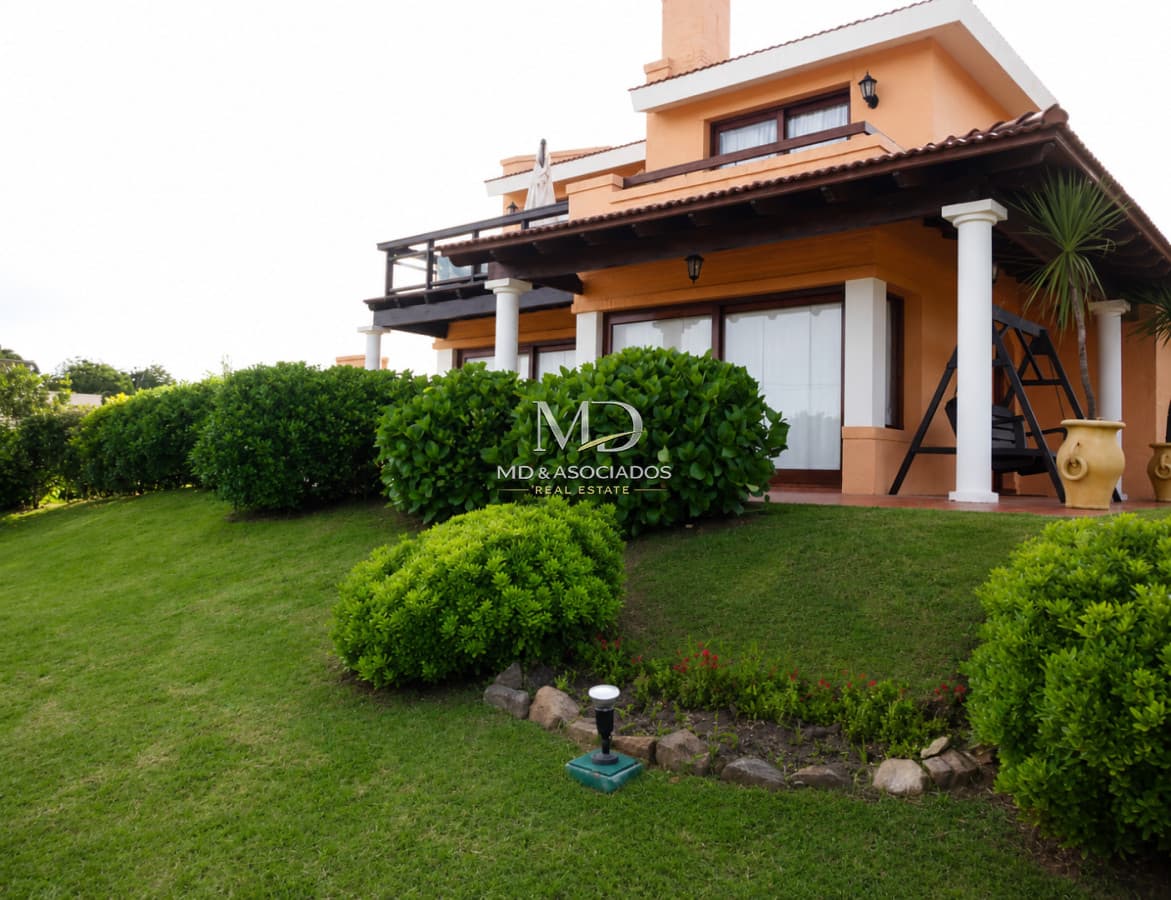 Espectacular casa en Manantiales a 400mts del mar. Ref: 5414