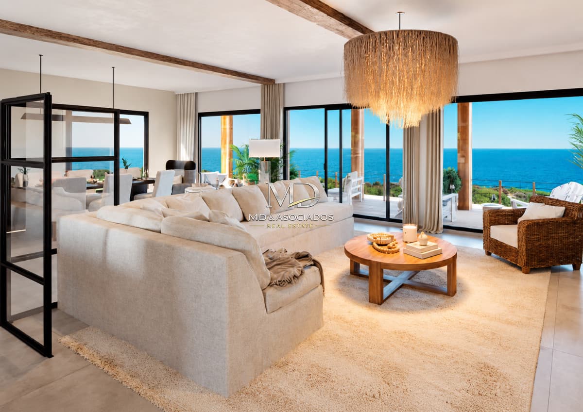 Espectacular casa de dos plantas con vista al mar. REF(9420)