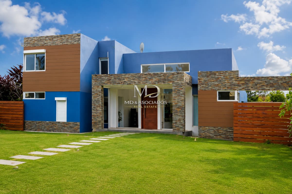 Casa Minimalista con Piscina Climatizada en Beverly Hills - Punta del Este