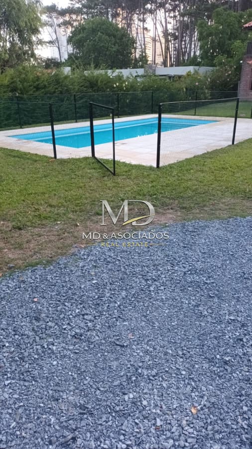 HERMOSA CASA EN SAN RAFAEL CON PISCINA Y PARRILLERO. REF:7427