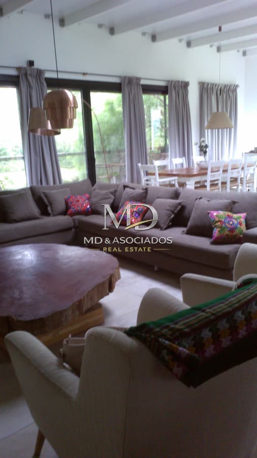 Hermosa casa en San Rafael, entorno tranquilo y agradable.Ref :6220