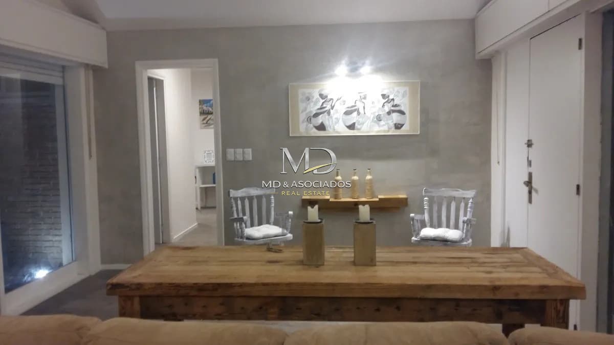 HERMOSA CASA CON PISCINA A POCAS CUADRAS DEL MAR. REF: 6596