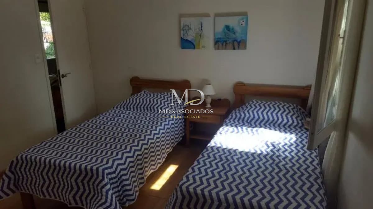 Linda casa con piscina, excelente ubicación cerca de todo .Ref: 6349