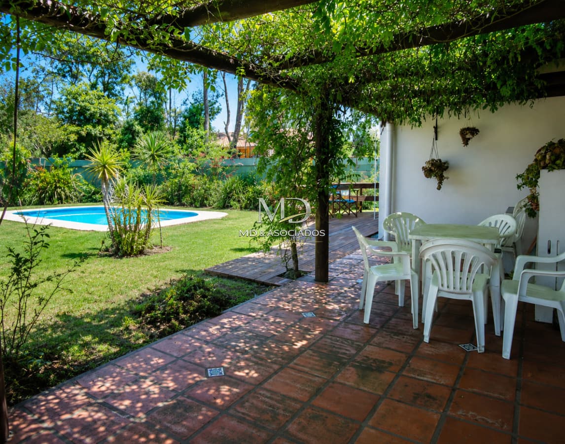 Casa en El Tesoro, 3 dormitorios  con piscina, muy comoda!Ref: 5300