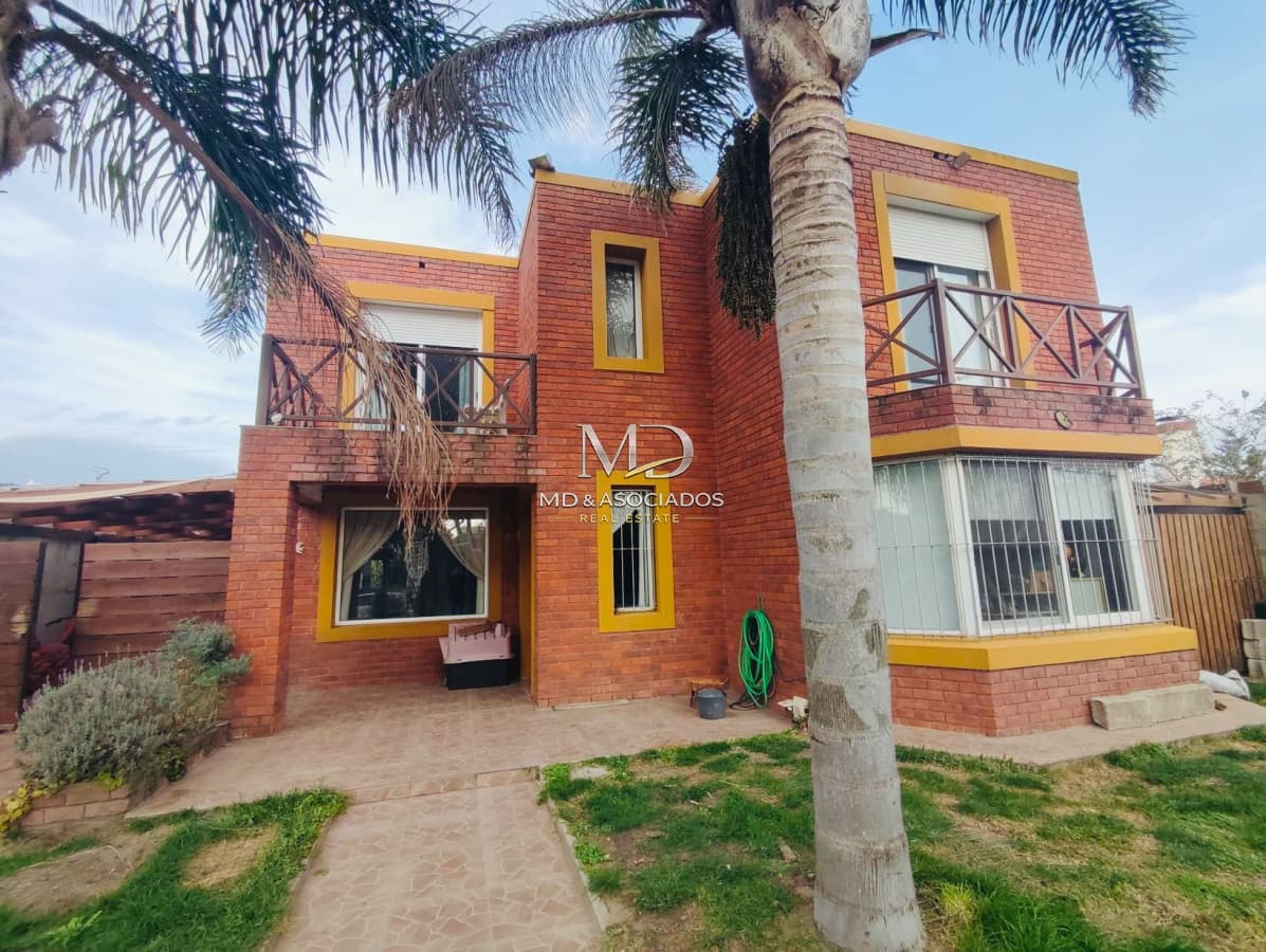 HERMOSA CASA CON PISCINA CLIMATIZADA Y BARBACOA REF:7431