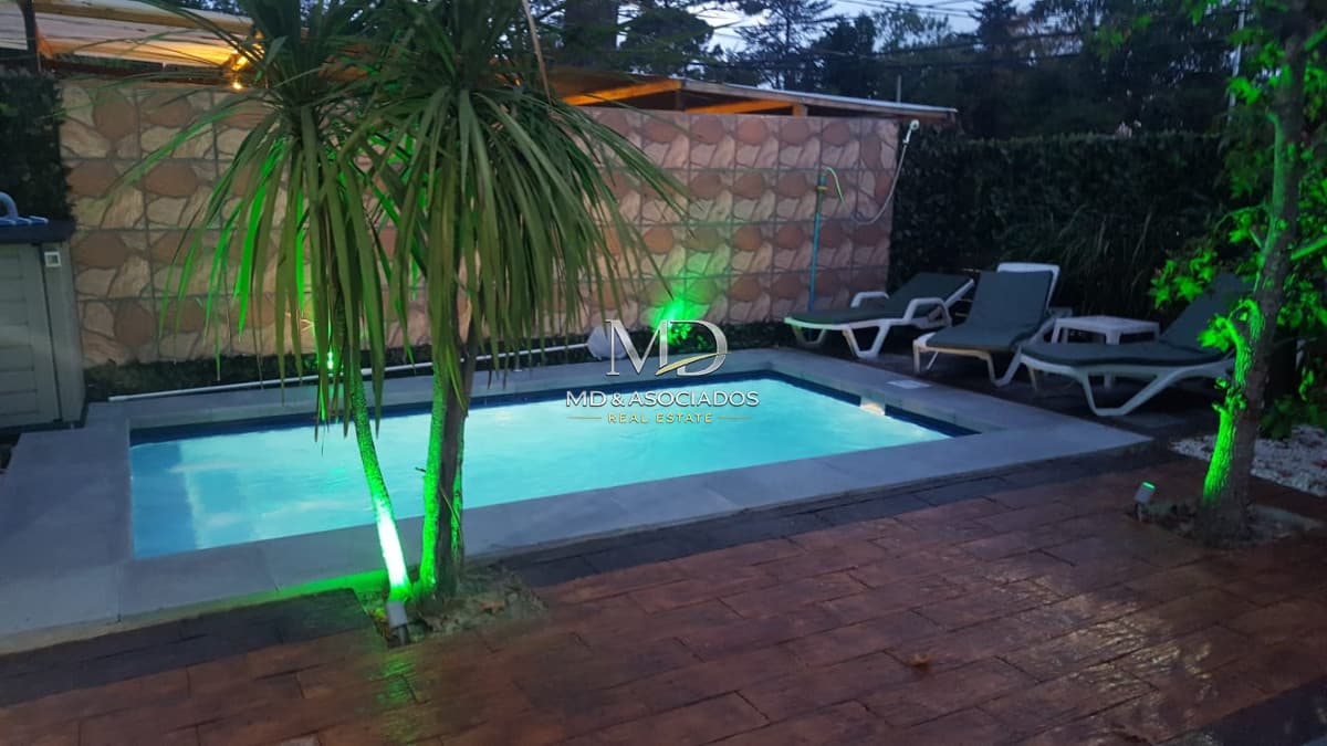 HERMOSA CASA CON TODAS LAS COMODIDADES. REF: 5874