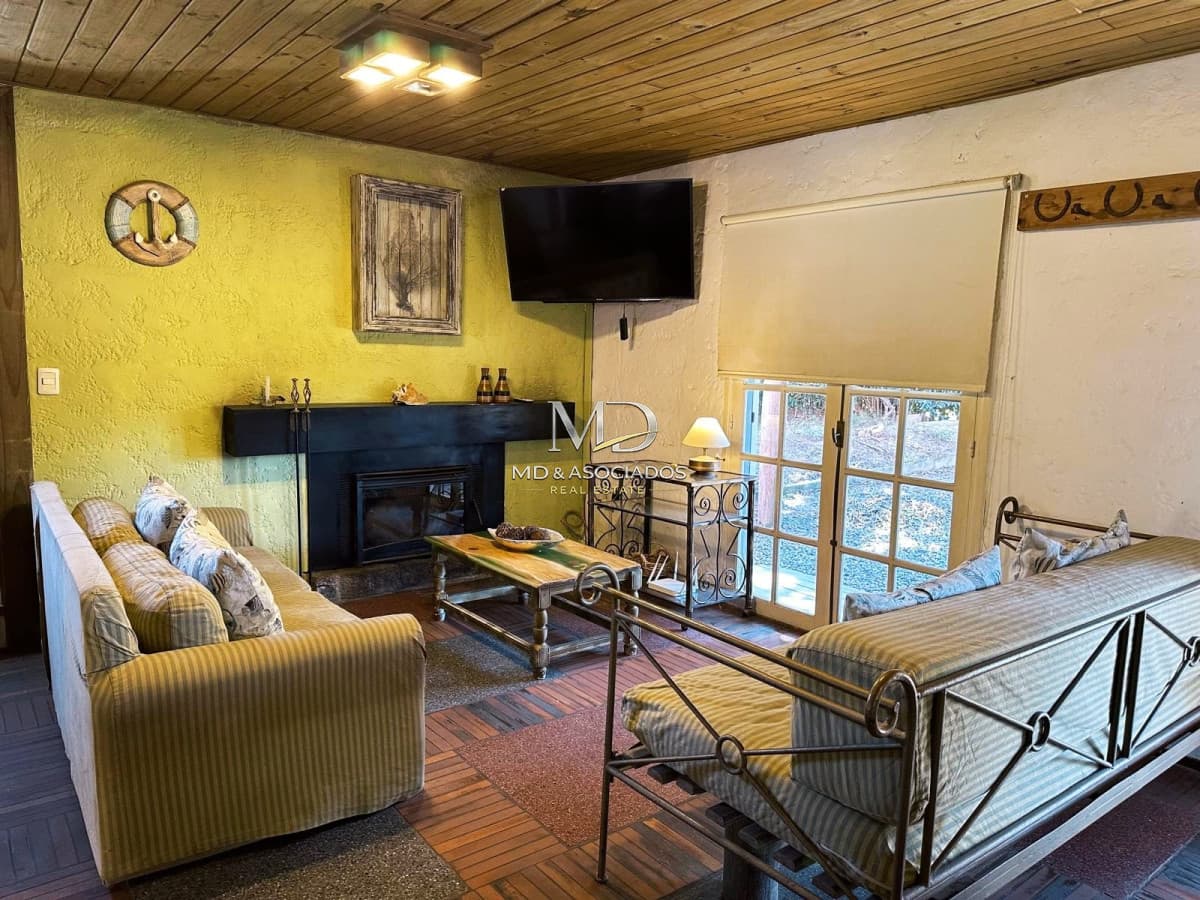 Hermosa casa en Balneario Buenos Aires. REF(7888)